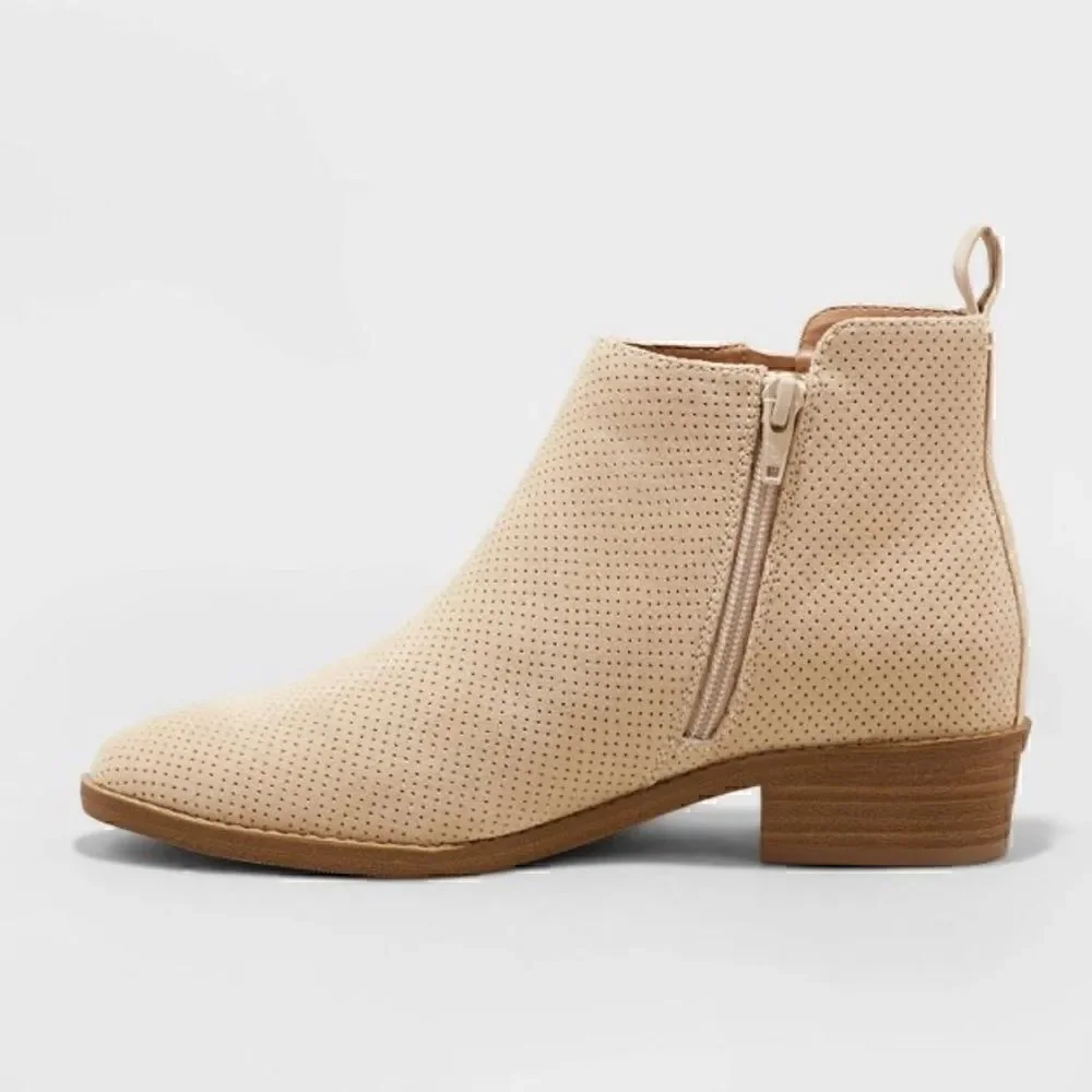 Women's Marlis Booties - Universal Thread - Picture 2 of 10